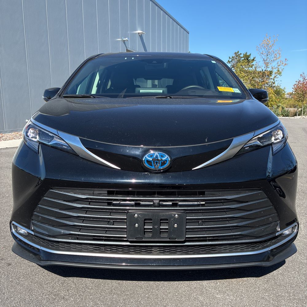 2024 Toyota Sienna Platinum 7-Passenger