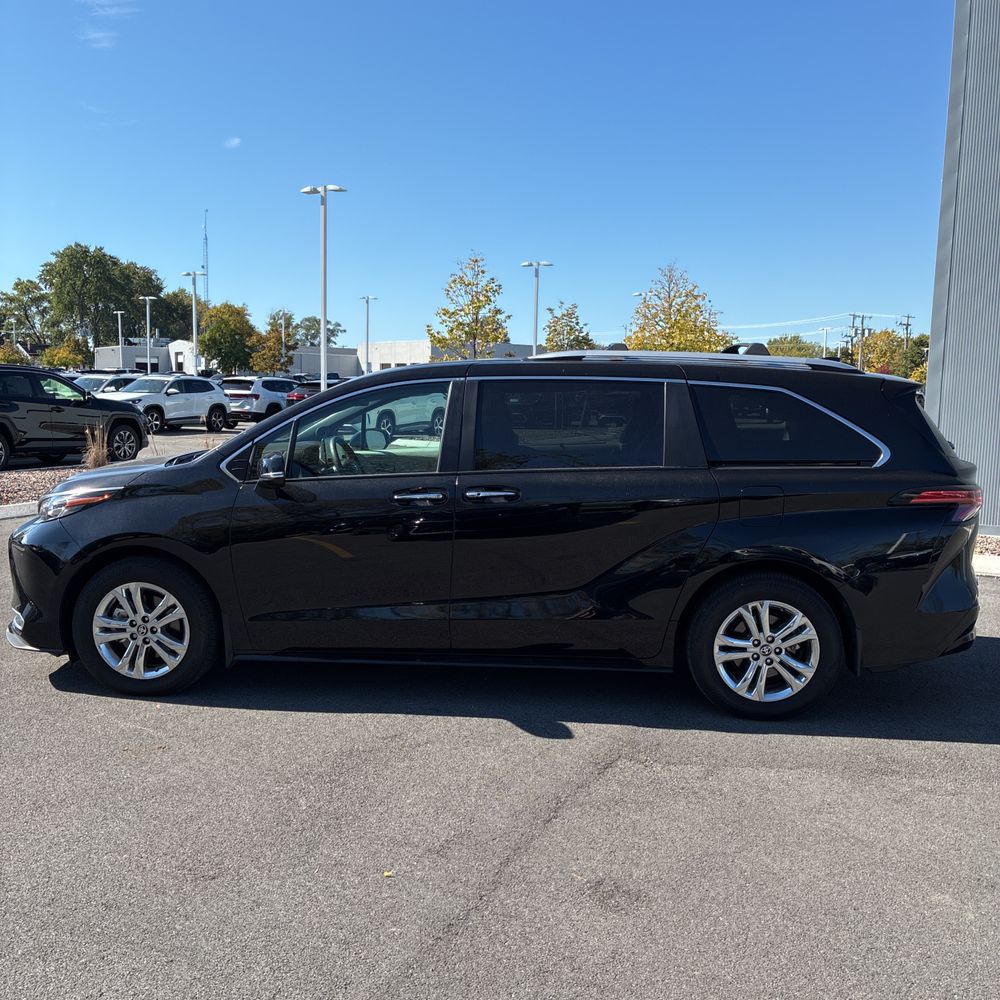 2024 Toyota Sienna Platinum 7-Passenger