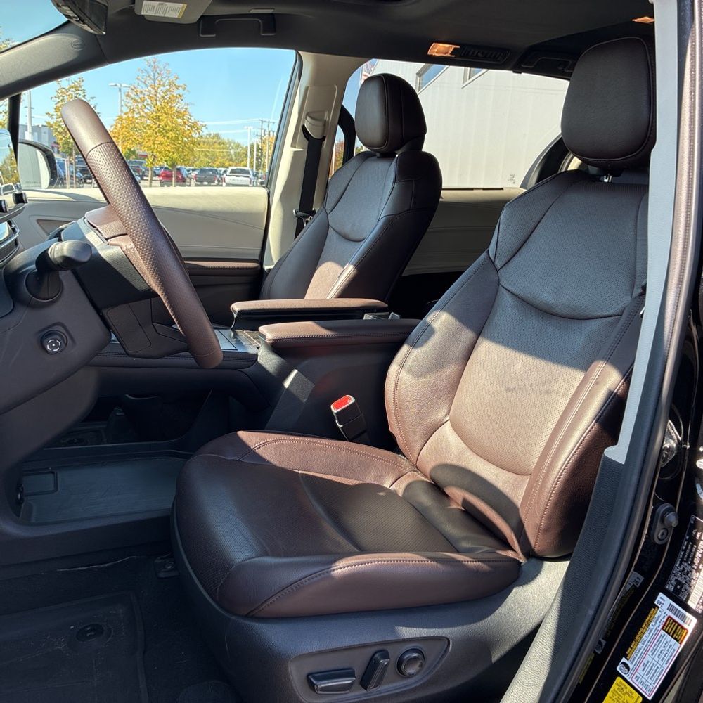 2024 Toyota Sienna Platinum 7-Passenger