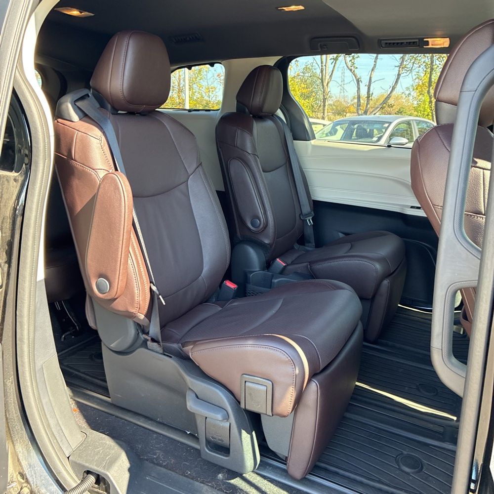 2024 Toyota Sienna Platinum 7-Passenger