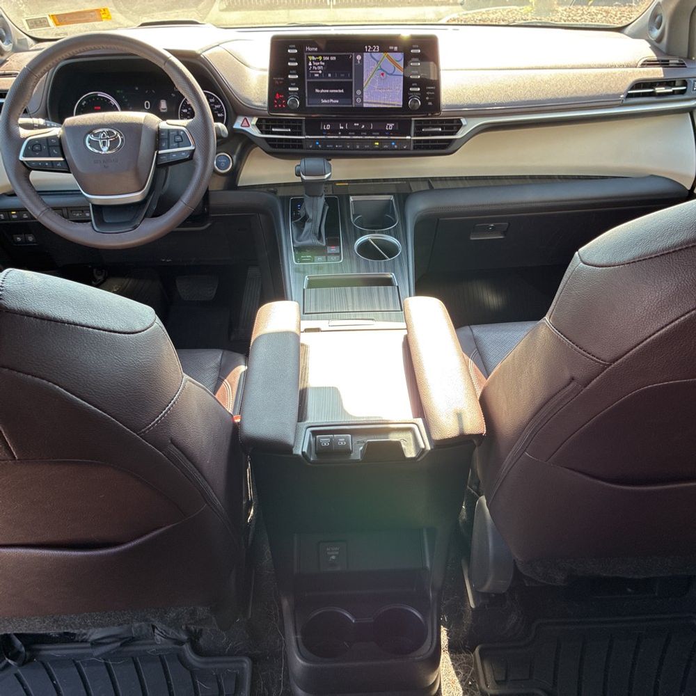 2024 Toyota Sienna Platinum 7-Passenger