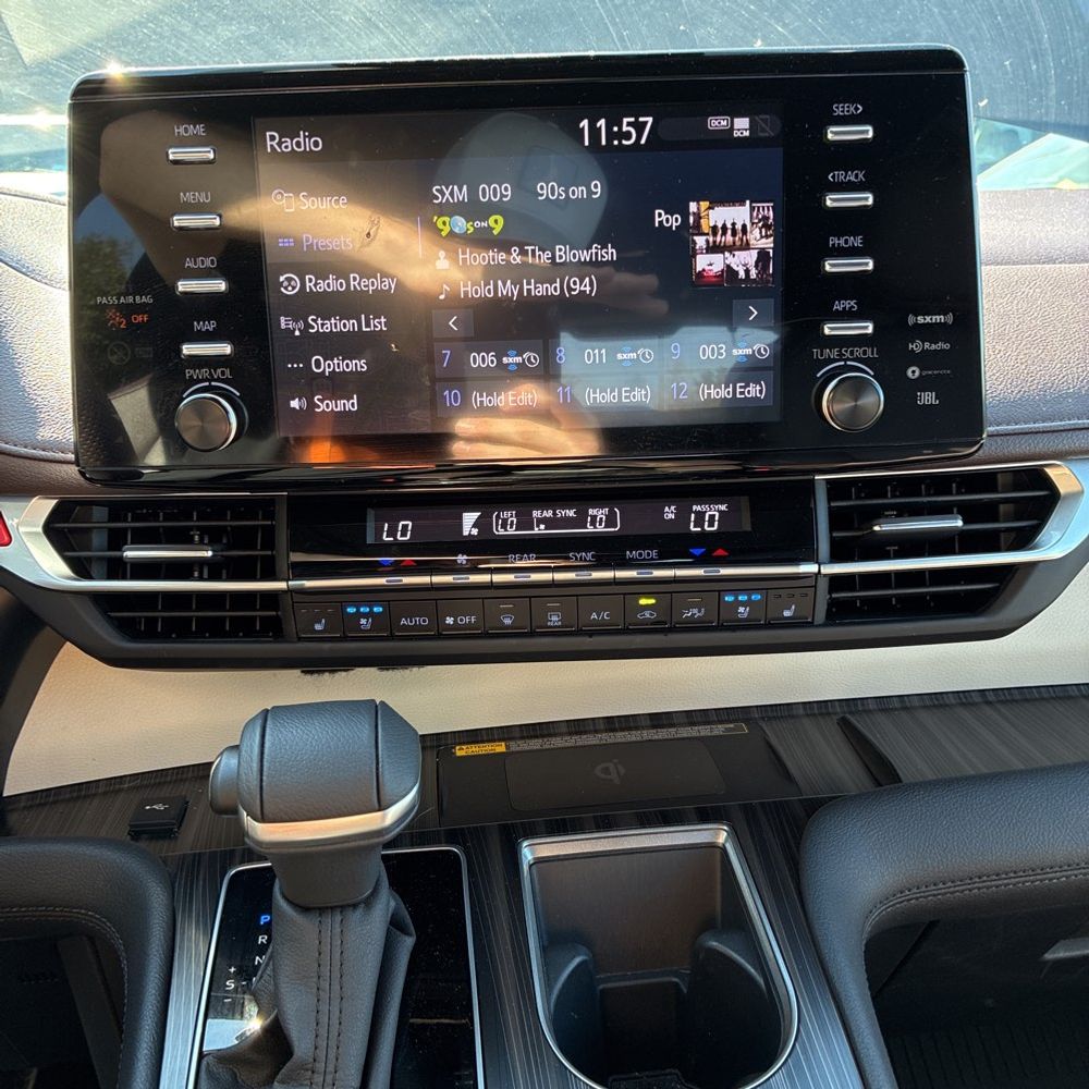 2024 Toyota Sienna Platinum 7-Passenger