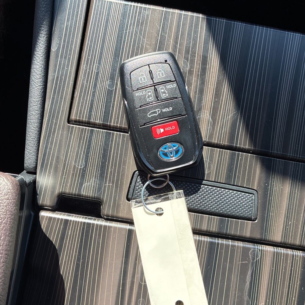 2024 Toyota Sienna Platinum 7-Passenger
