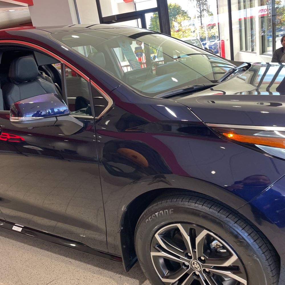 2025 Toyota Sienna Platinum 7-Passenger