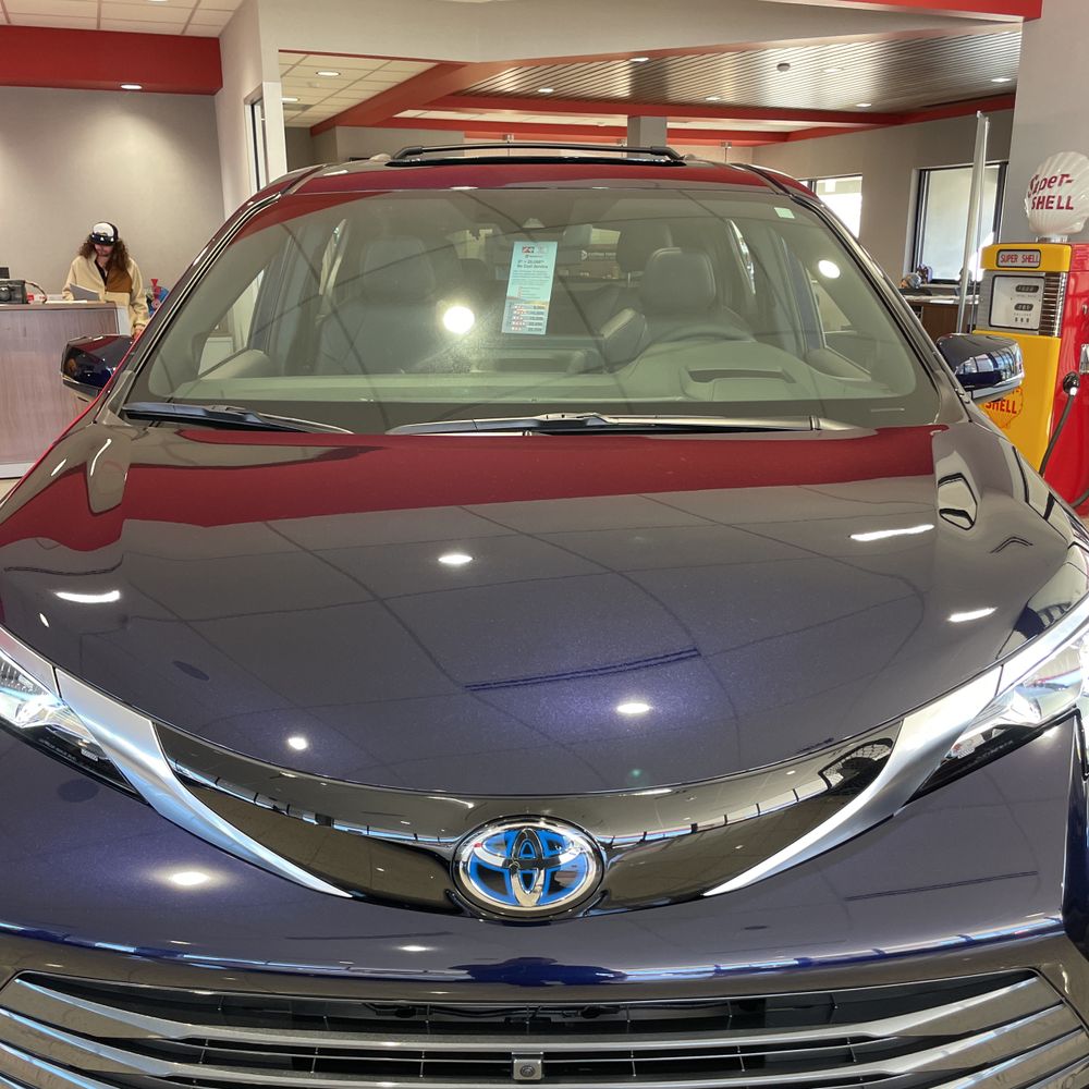 2025 Toyota Sienna Platinum 7-Passenger