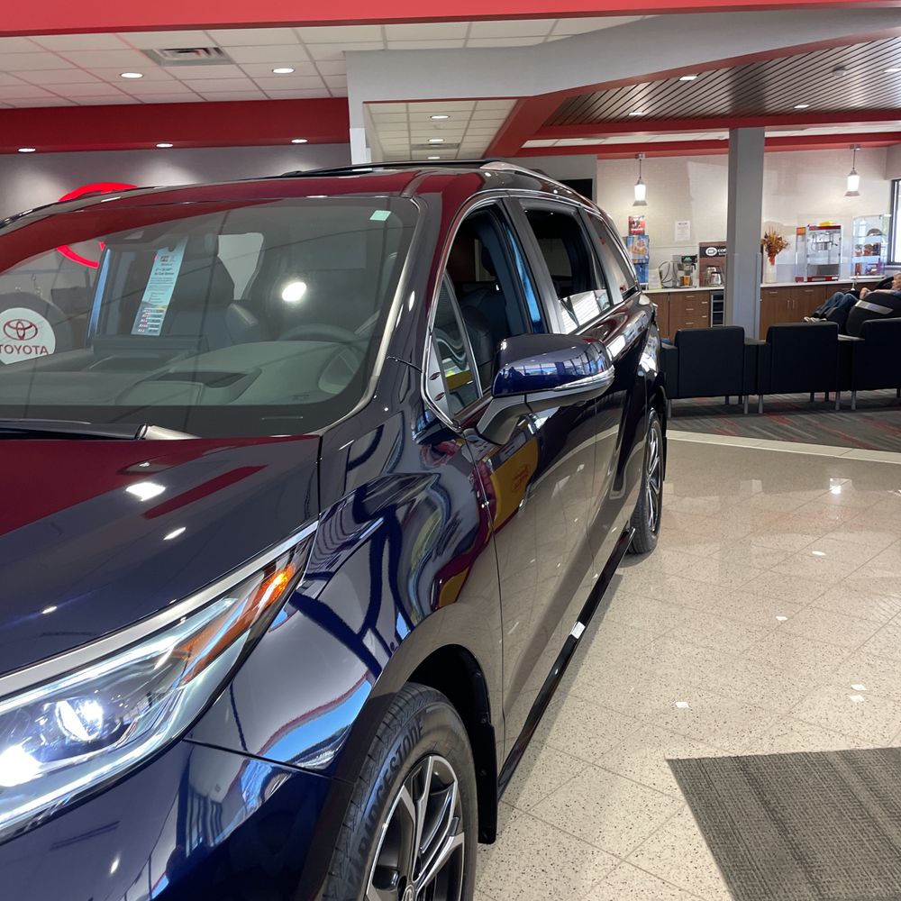 2025 Toyota Sienna Platinum 7-Passenger