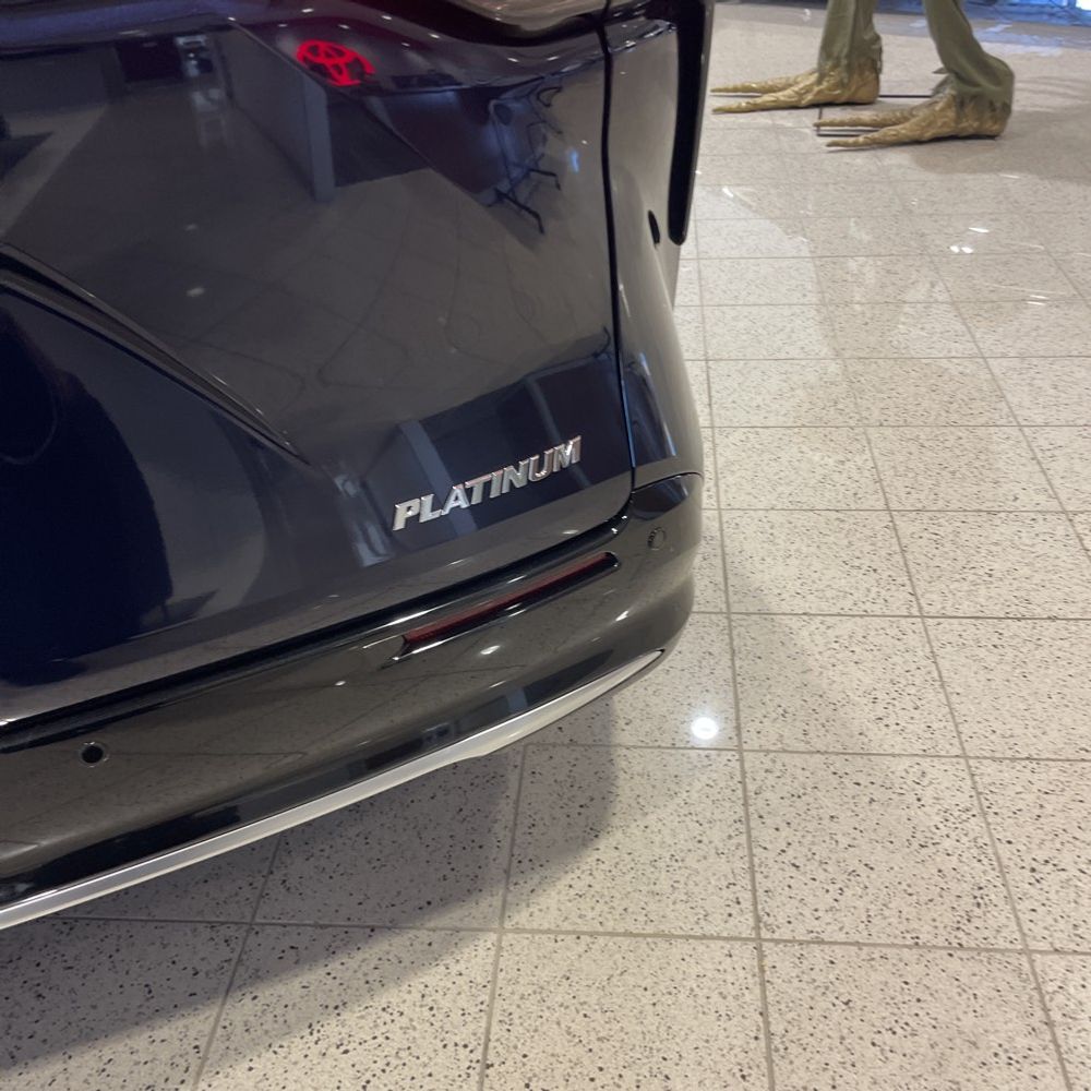 2025 Toyota Sienna Platinum 7-Passenger
