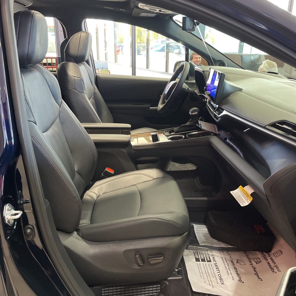 2025 Toyota Sienna Platinum 7-Passenger