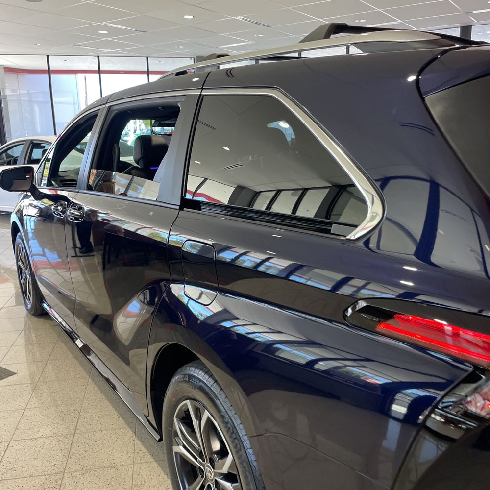 2025 Toyota Sienna Platinum 7-Passenger