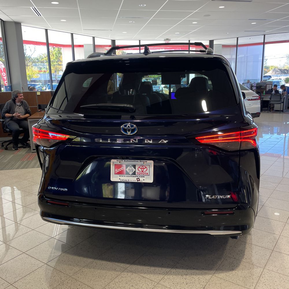 2025 Toyota Sienna Platinum 7-Passenger