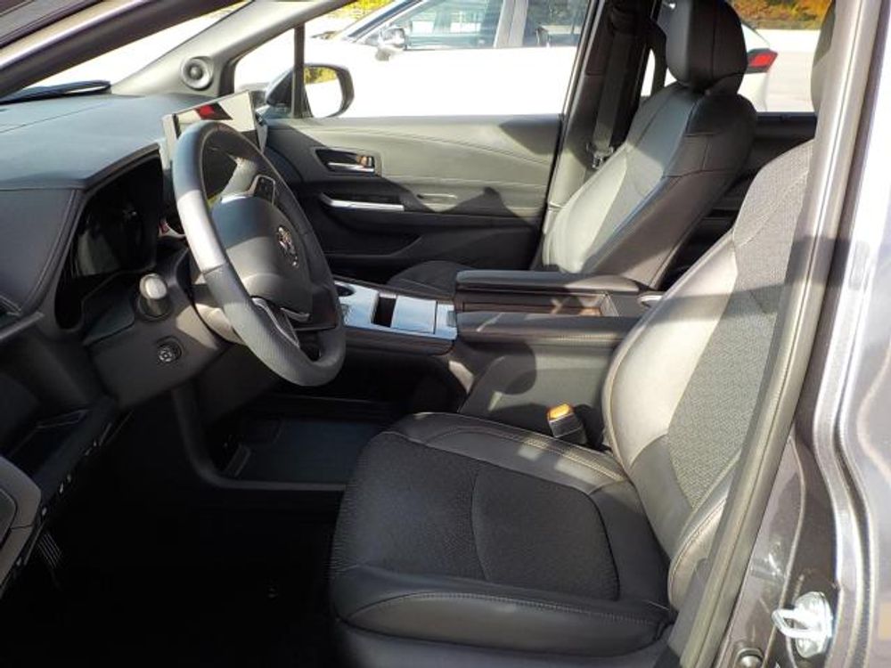 2025 Toyota Sienna Platinum