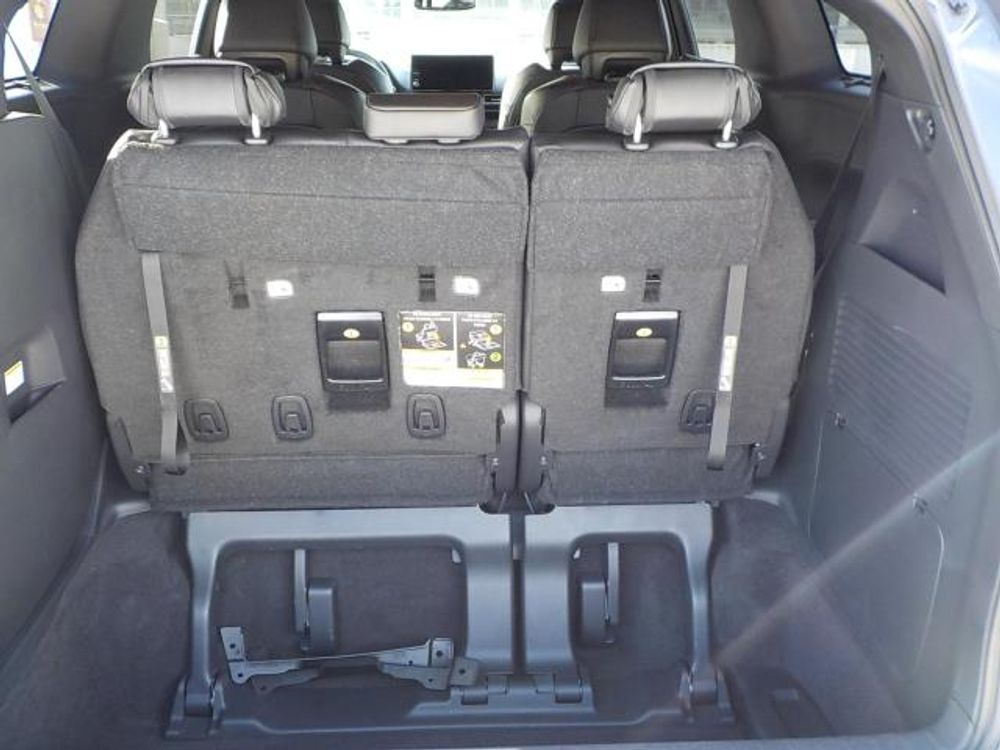 2025 Toyota Sienna Platinum