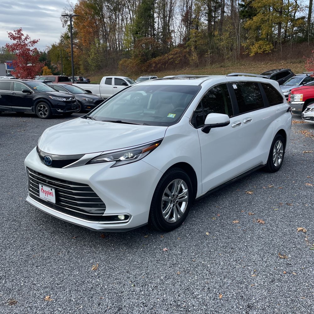 2023 Toyota Sienna Platinum 7-Passenger