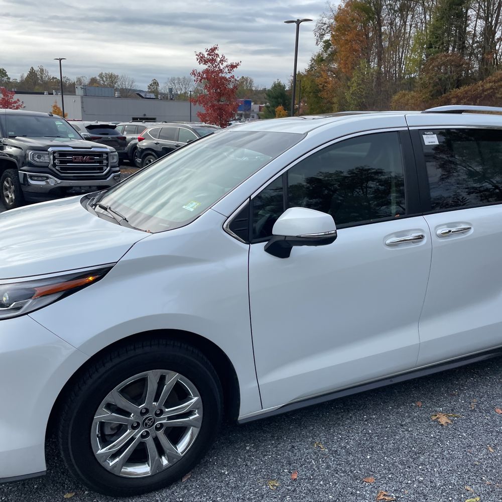 2023 Toyota Sienna Platinum 7-Passenger