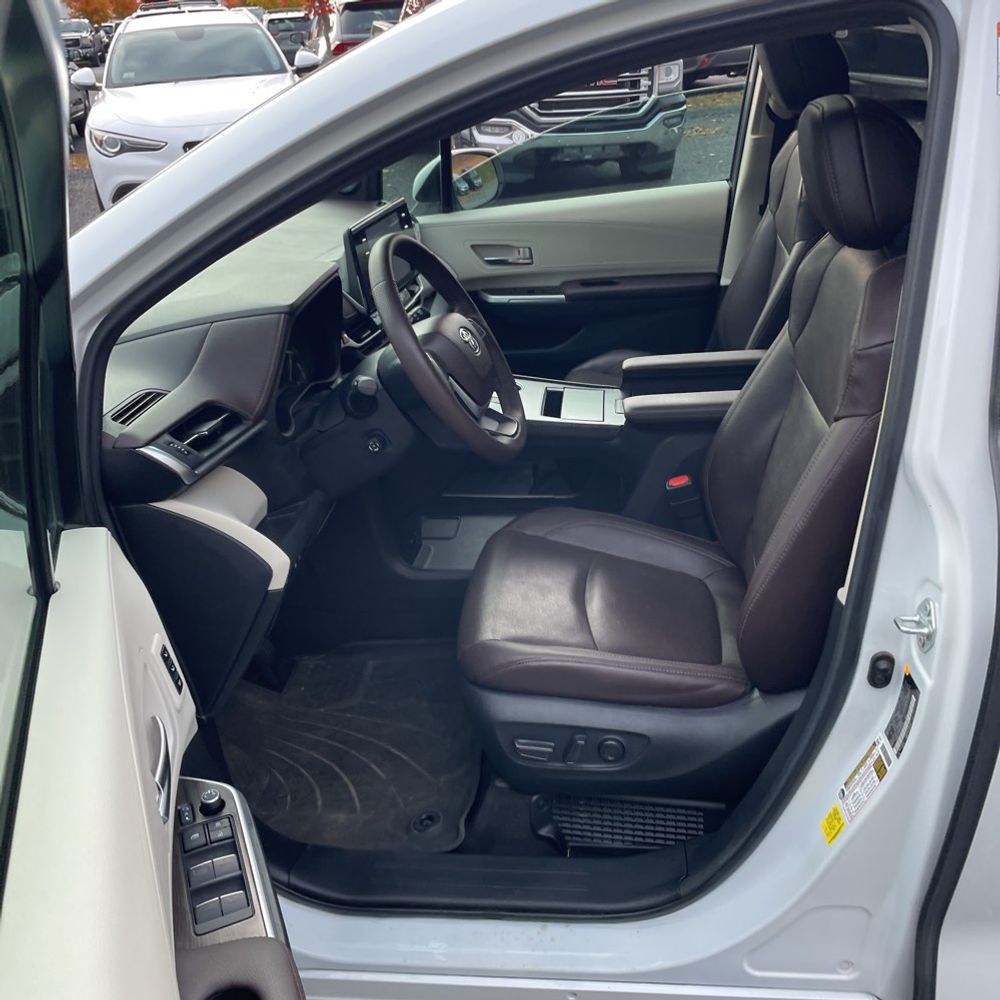 2023 Toyota Sienna Platinum 7-Passenger