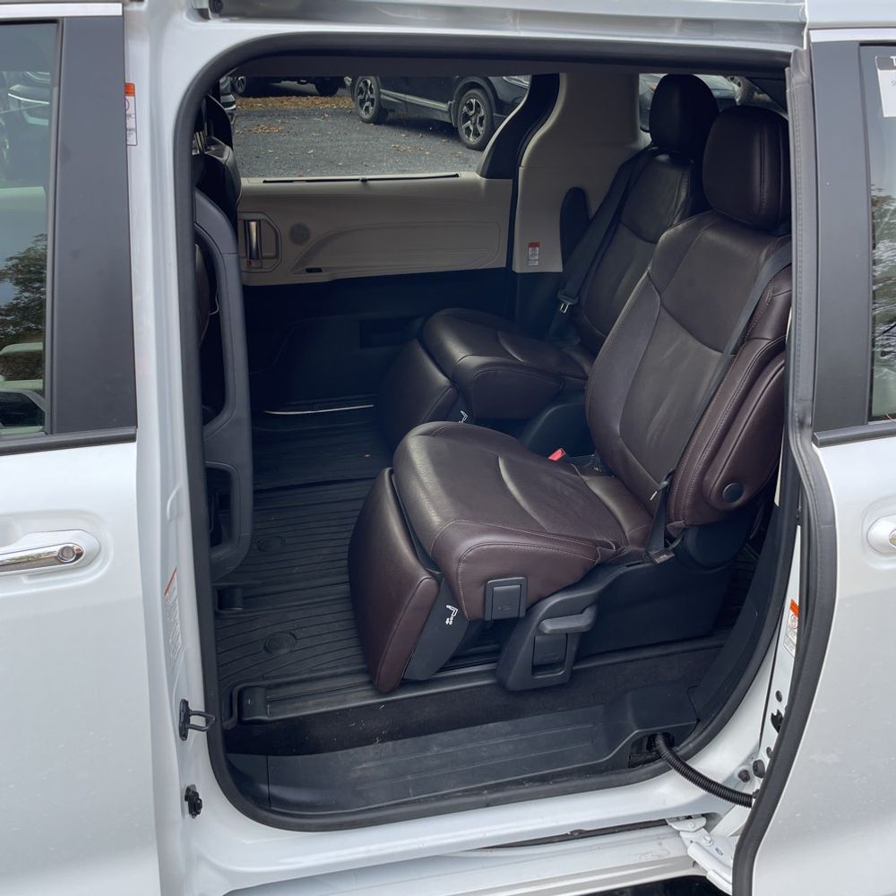 2023 Toyota Sienna Platinum 7-Passenger