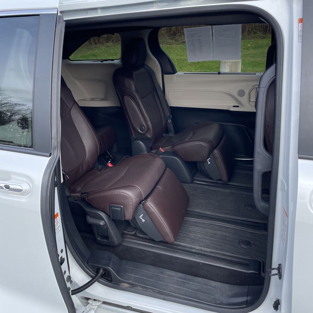 2023 Toyota Sienna Platinum 7-Passenger
