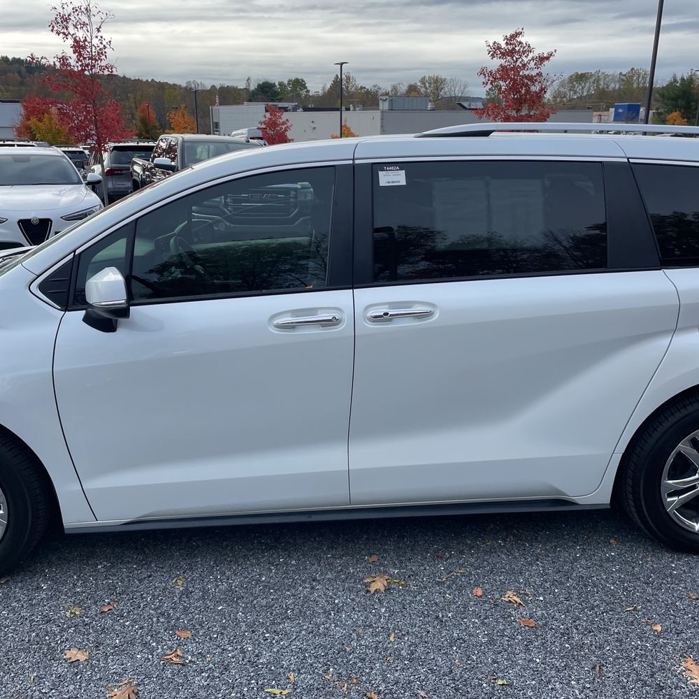 2023 Toyota Sienna Platinum 7-Passenger