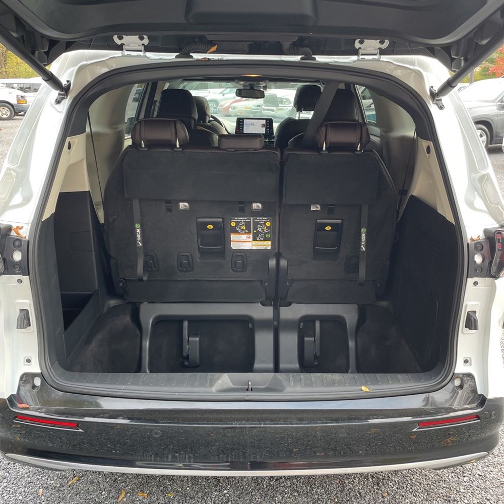 2023 Toyota Sienna Platinum 7-Passenger