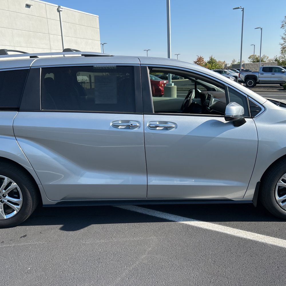 2024 Toyota Sienna Platinum 7-Passenger