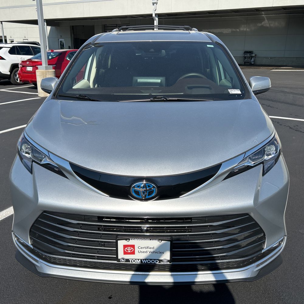 2024 Toyota Sienna Platinum 7-Passenger