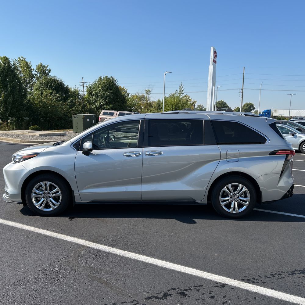 2024 Toyota Sienna Platinum 7-Passenger