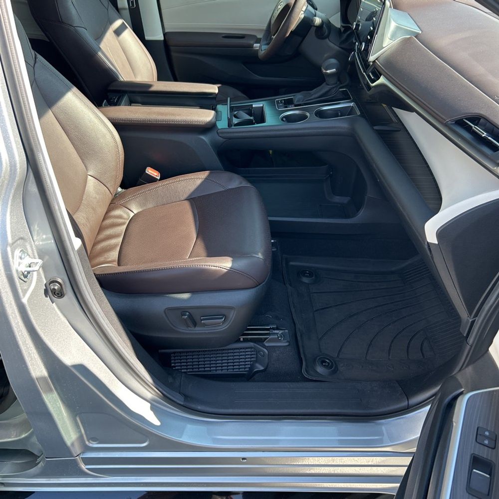 2024 Toyota Sienna Platinum 7-Passenger