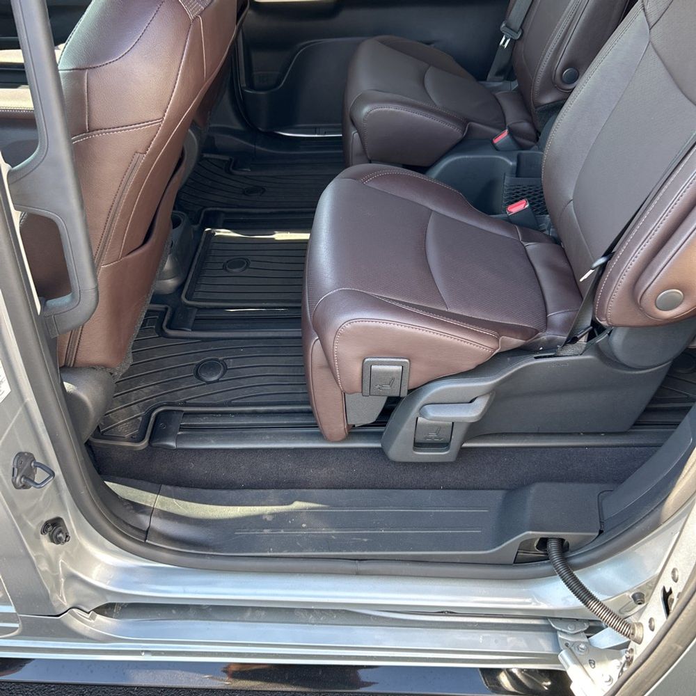 2024 Toyota Sienna Platinum 7-Passenger