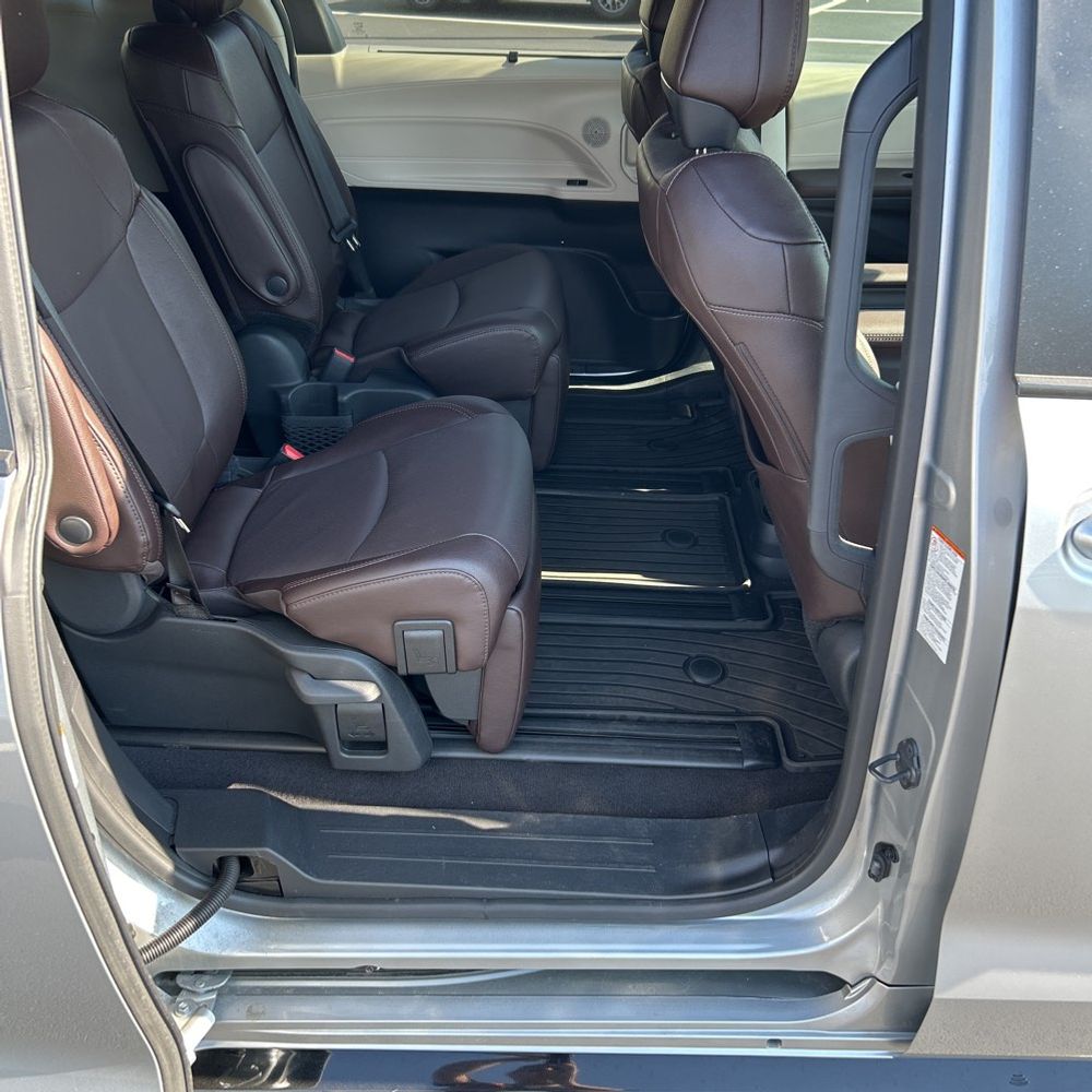 2024 Toyota Sienna Platinum 7-Passenger
