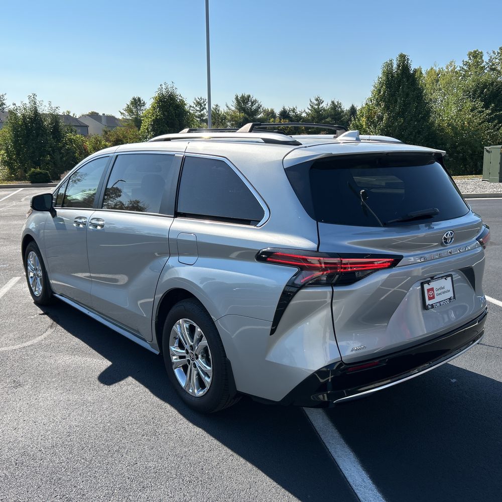 2024 Toyota Sienna Platinum 7-Passenger
