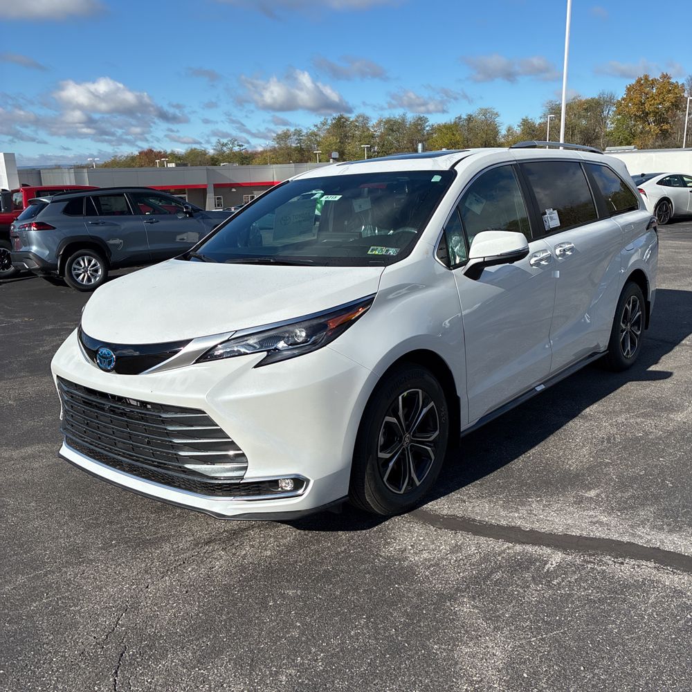 2025 Toyota Sienna Platinum 7-Passenger