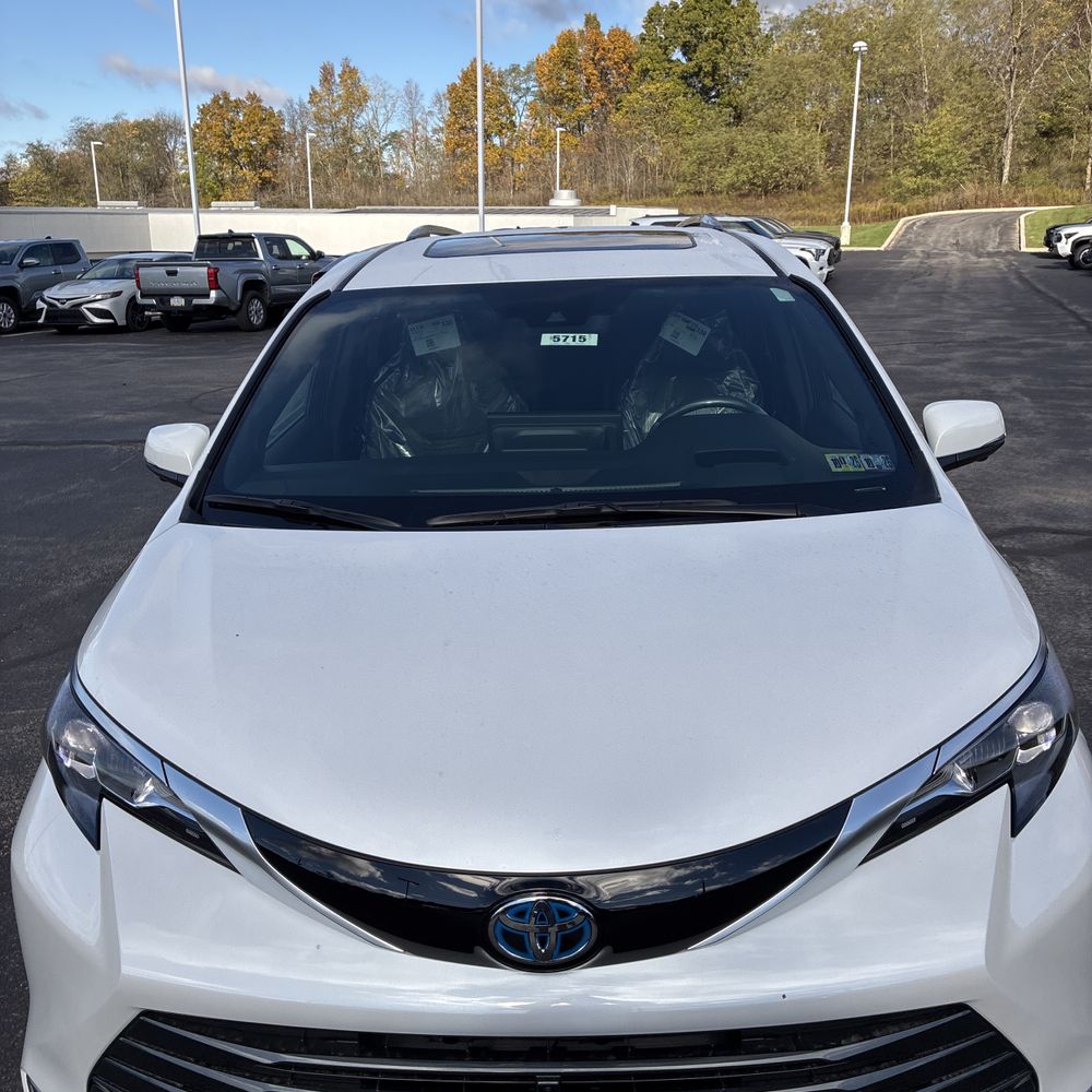 2025 Toyota Sienna Platinum 7-Passenger