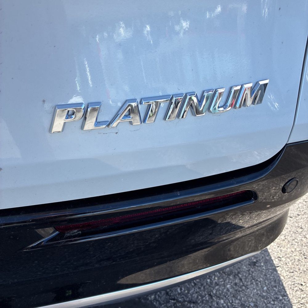 2025 Toyota Sienna Platinum 7-Passenger