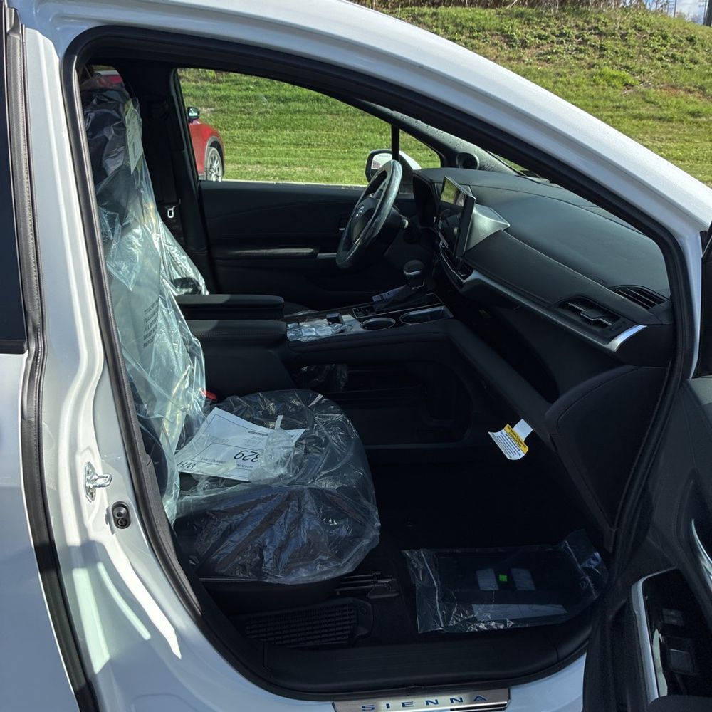 2025 Toyota Sienna Platinum 7-Passenger