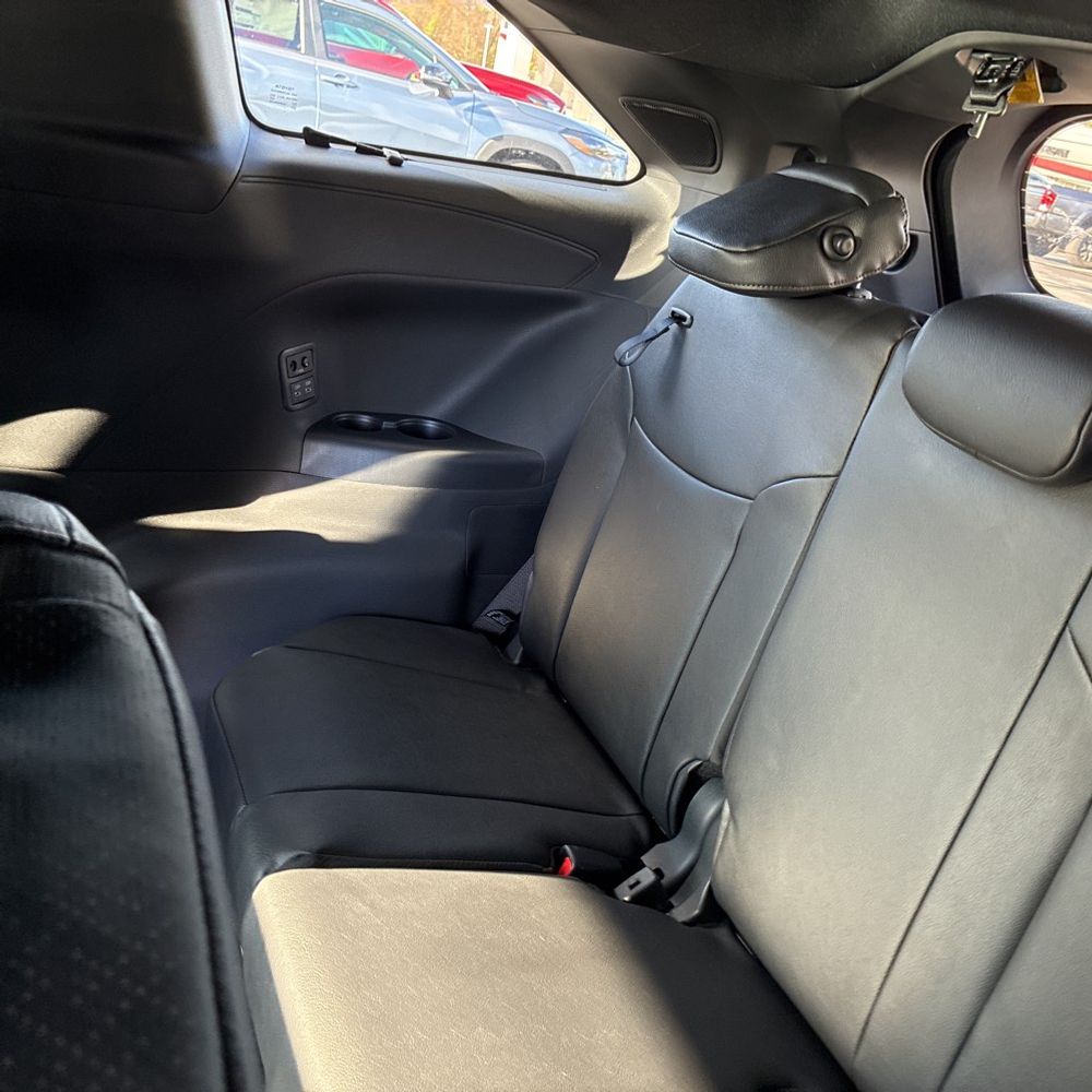 2025 Toyota Sienna Platinum 7-Passenger