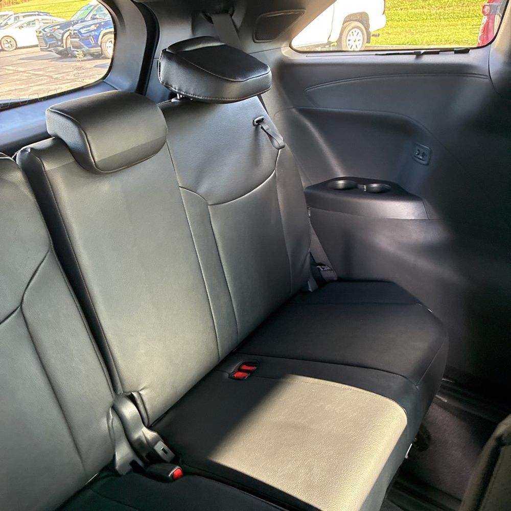2025 Toyota Sienna Platinum 7-Passenger