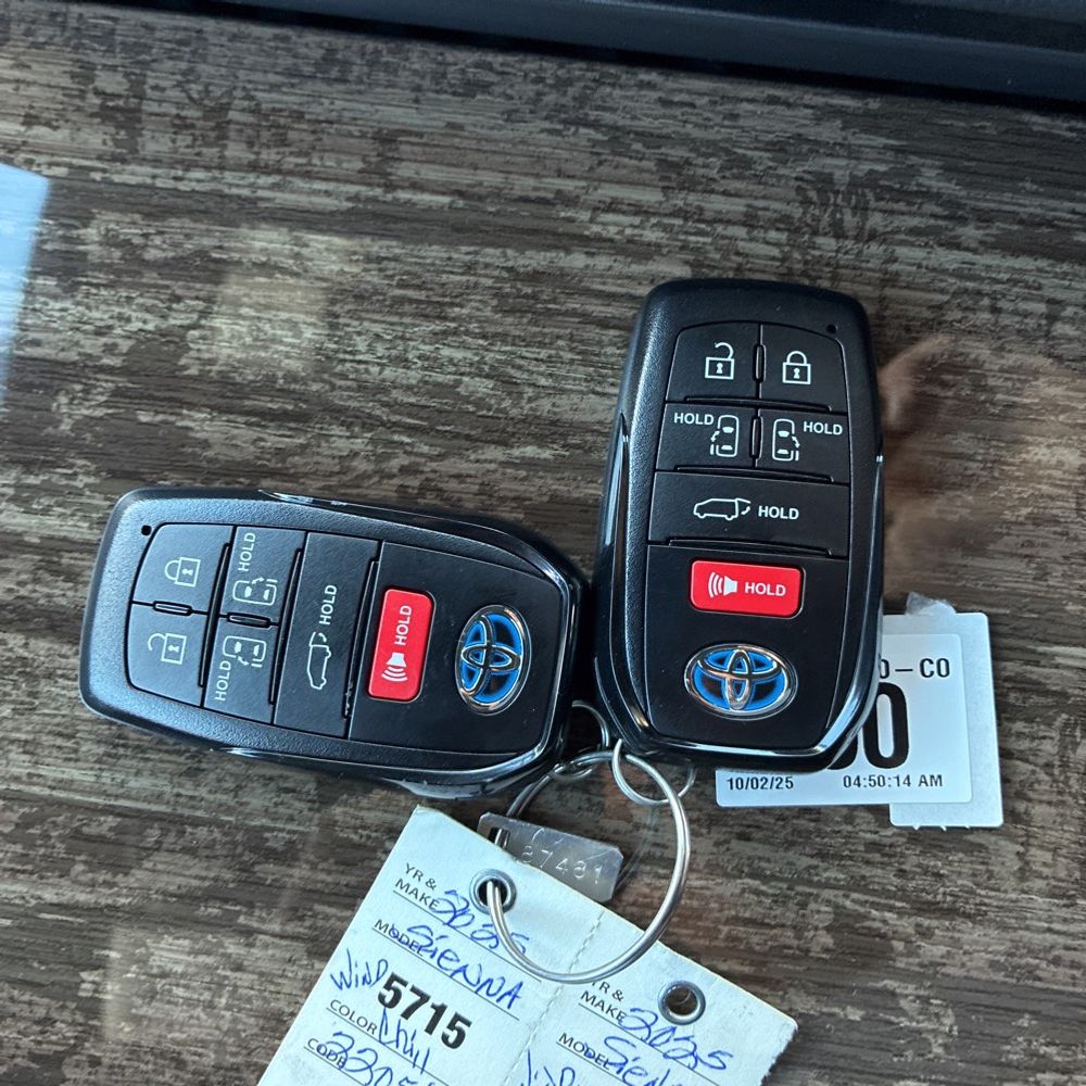 2025 Toyota Sienna Platinum 7-Passenger