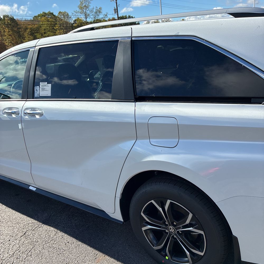 2025 Toyota Sienna Platinum 7-Passenger
