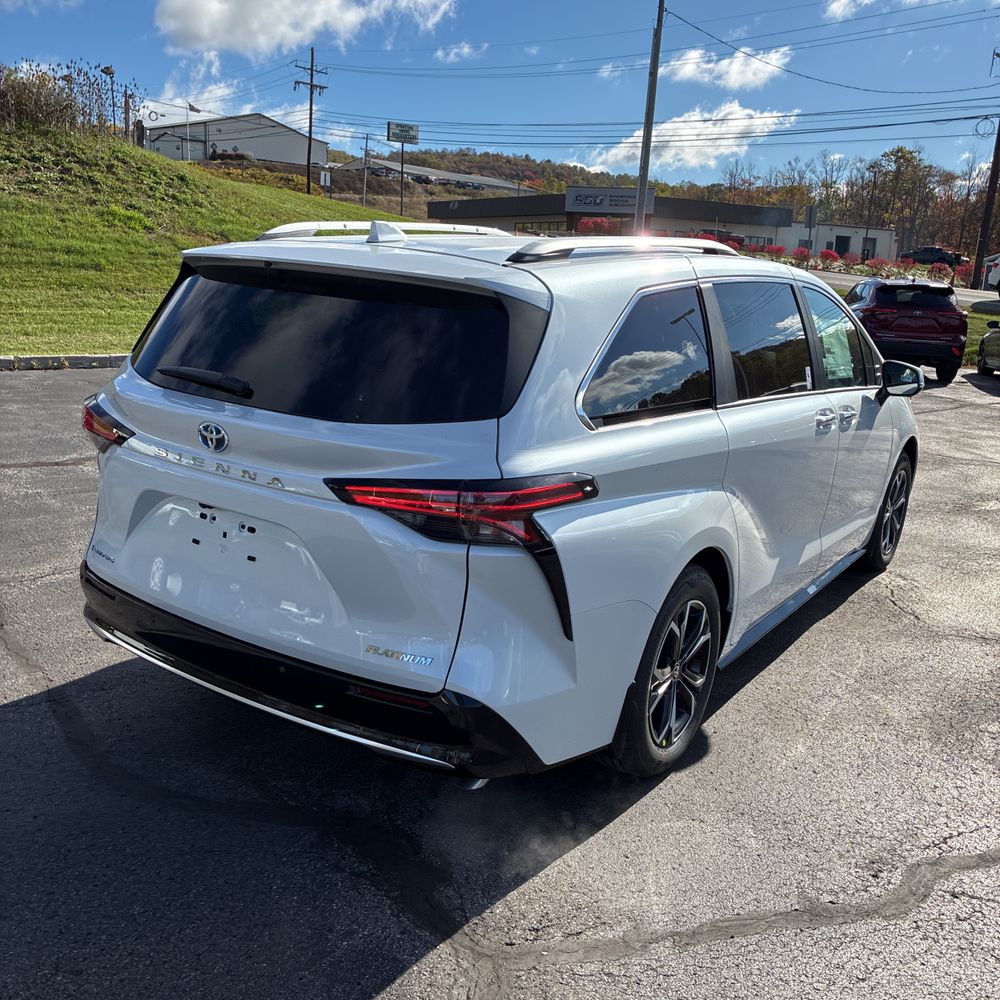 2025 Toyota Sienna Platinum 7-Passenger