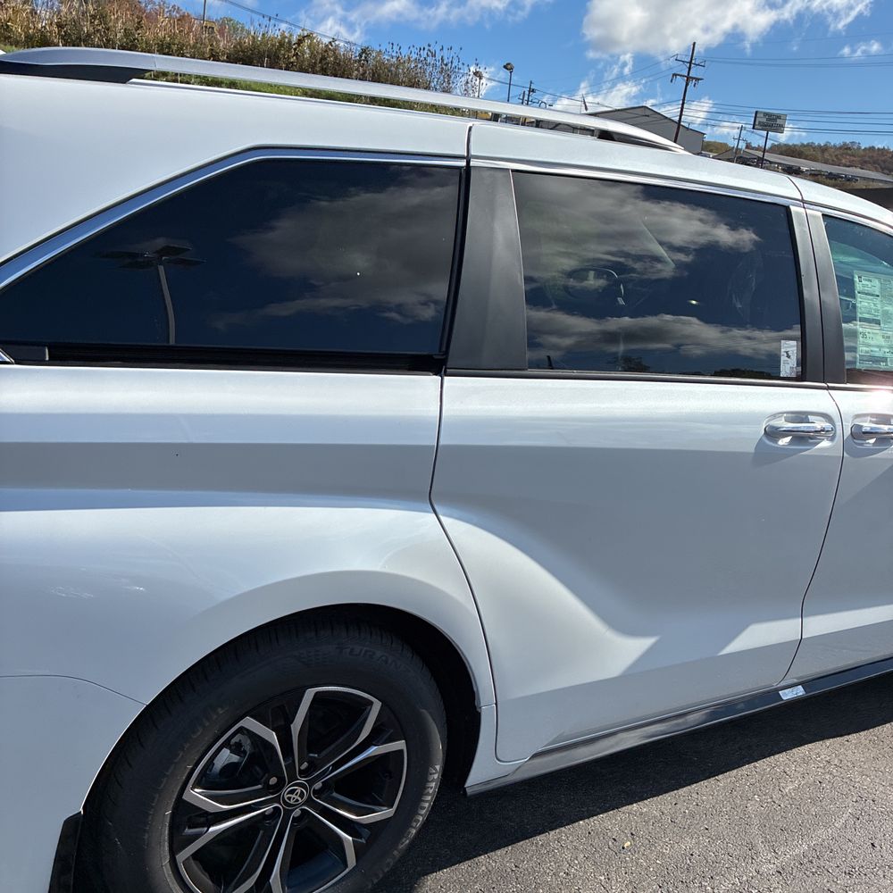 2025 Toyota Sienna Platinum 7-Passenger