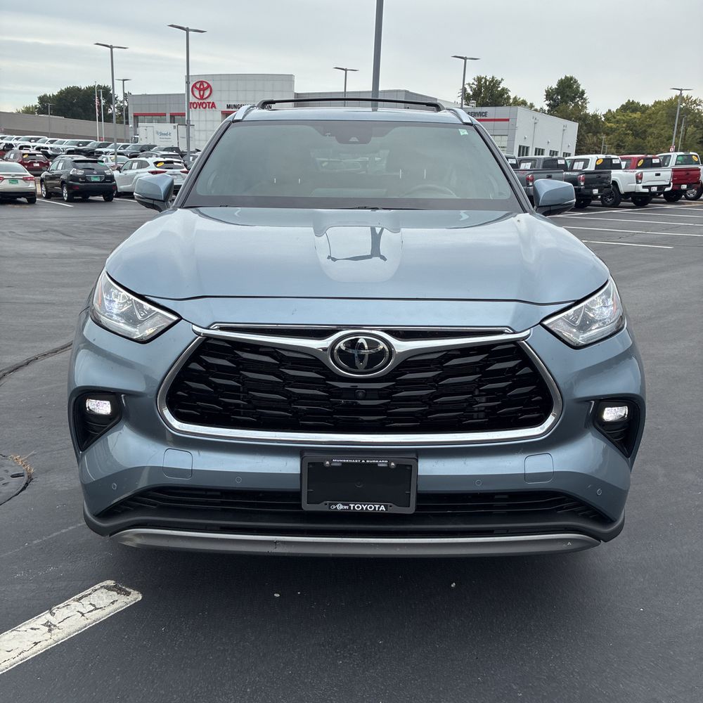 2022 Toyota Highlander Platinum
