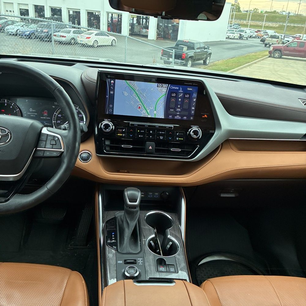 2022 Toyota Highlander Platinum