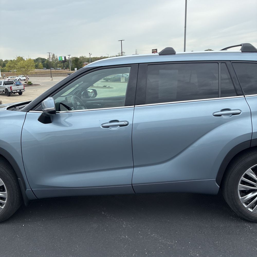 2022 Toyota Highlander Platinum