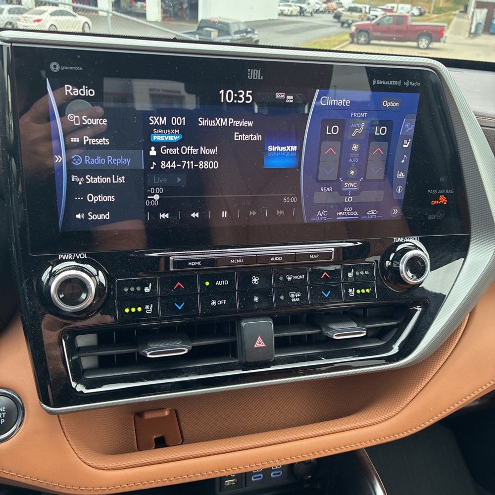 2022 Toyota Highlander Platinum