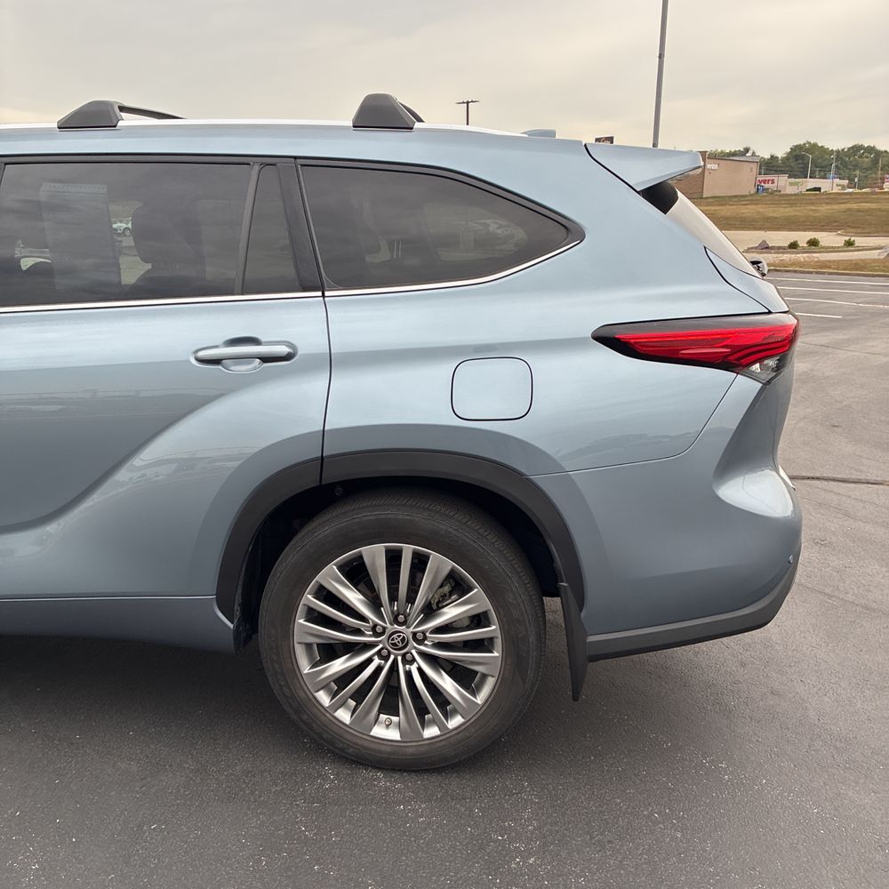 2022 Toyota Highlander Platinum