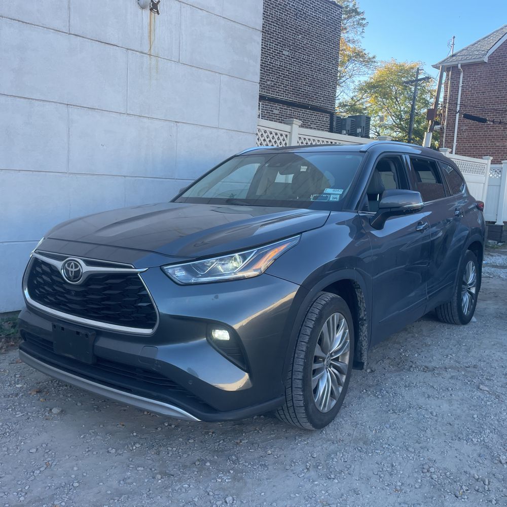 2022 Toyota Highlander Platinum