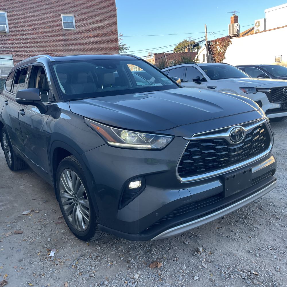 2022 Toyota Highlander Platinum