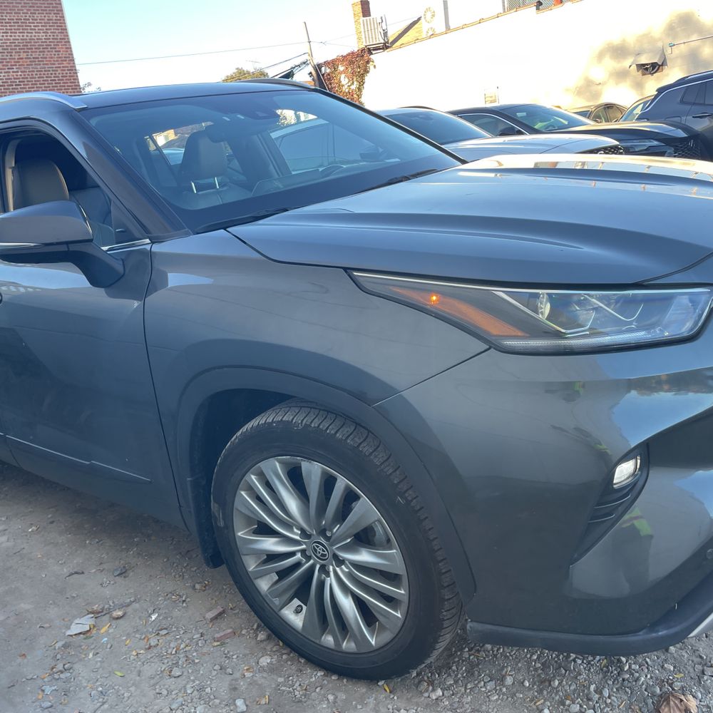2022 Toyota Highlander Platinum