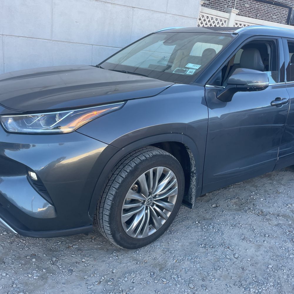 2022 Toyota Highlander Platinum