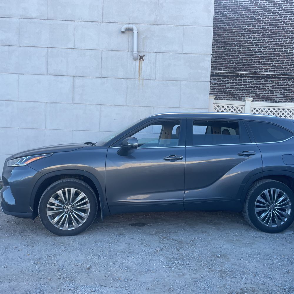 2022 Toyota Highlander Platinum